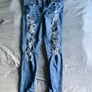 American Eagle Skinny Ripped jeans